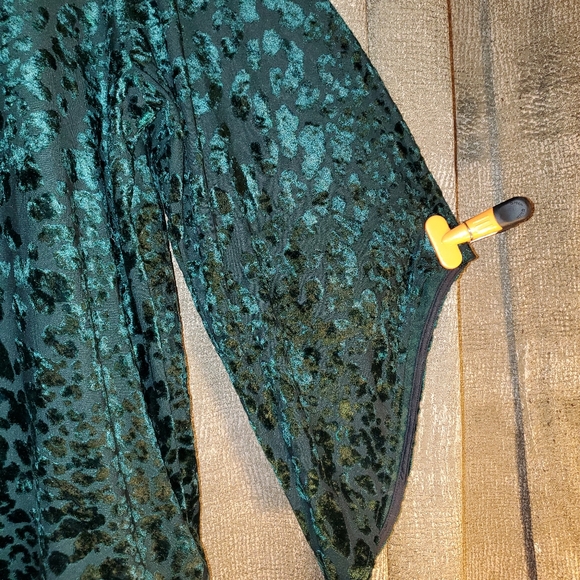 Blouse - Picture 6 of 6